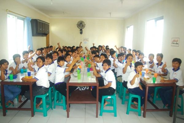 BLKLN TRIAS R MAKAN 1